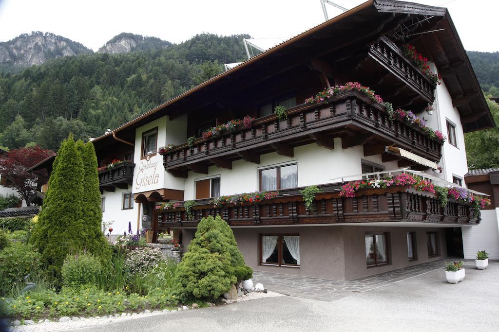 Gaestehaus Gisela Bruck am Ziller Exterior photo